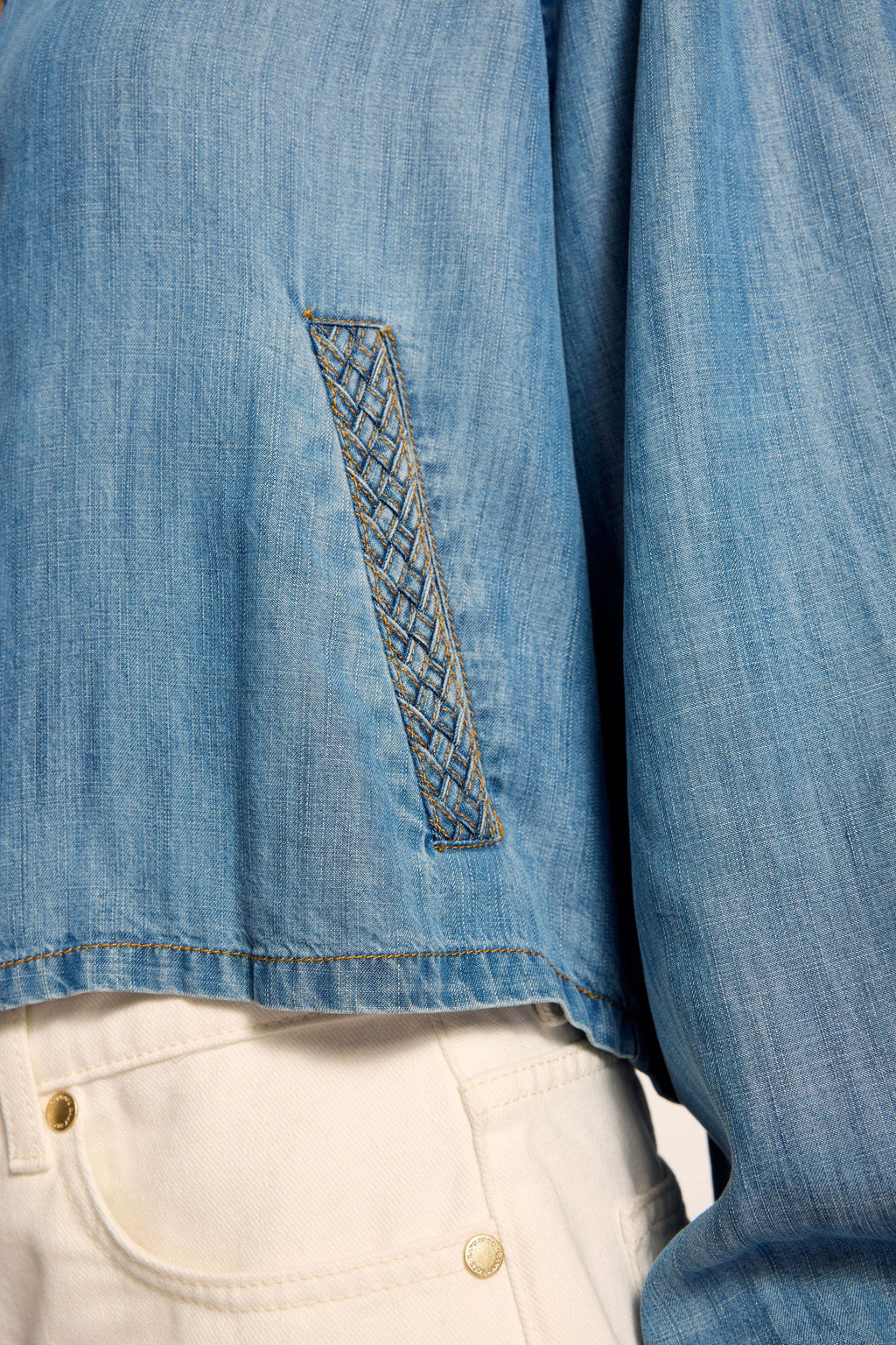 CHAMBRAY CROPPED JACKET
